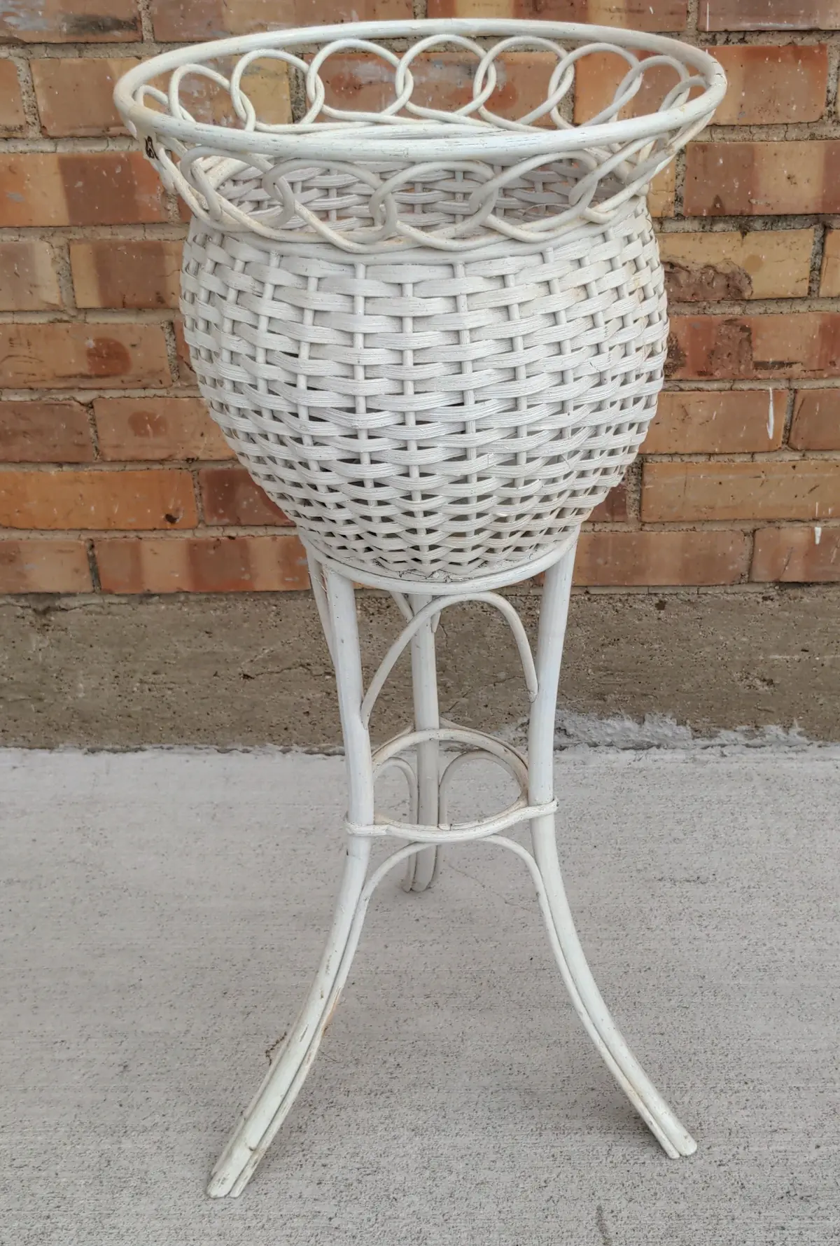 White Wicker Bulbous Plant Stand 1