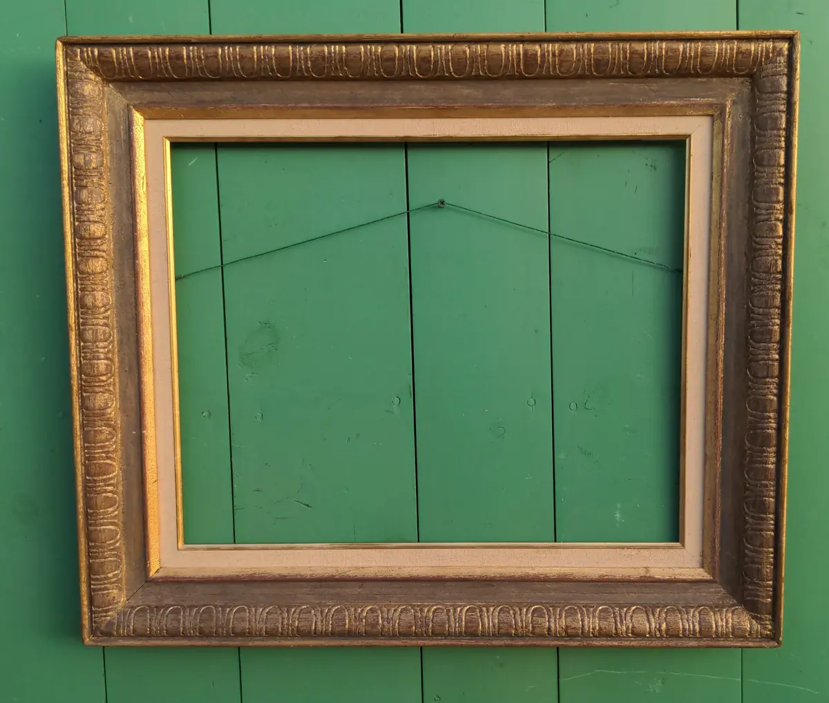 Medium Gold Frame With Egg & Dart Design 1