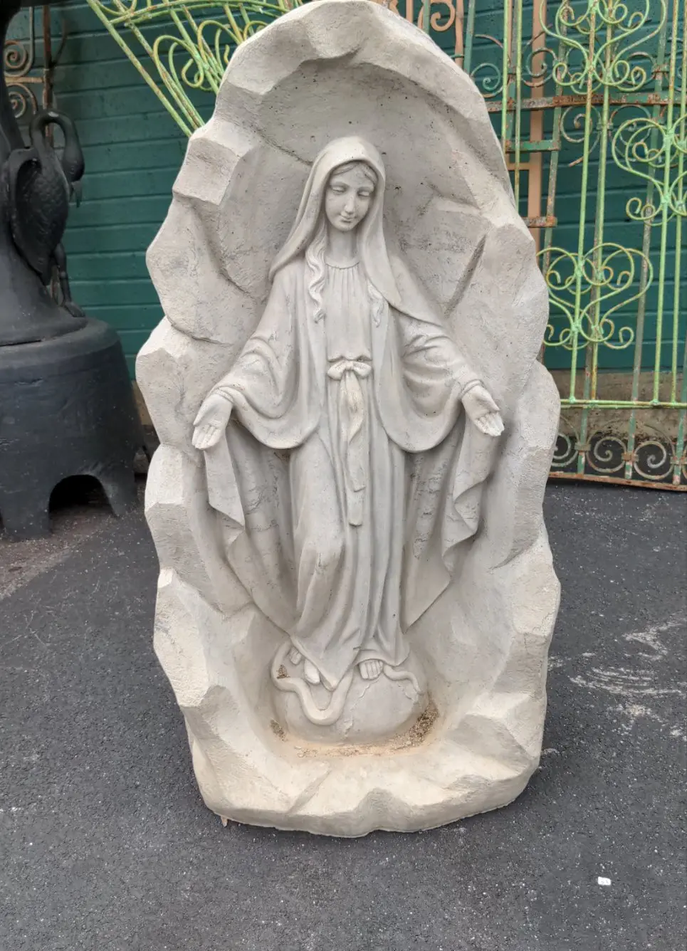 Medium Concrete Madonna 1