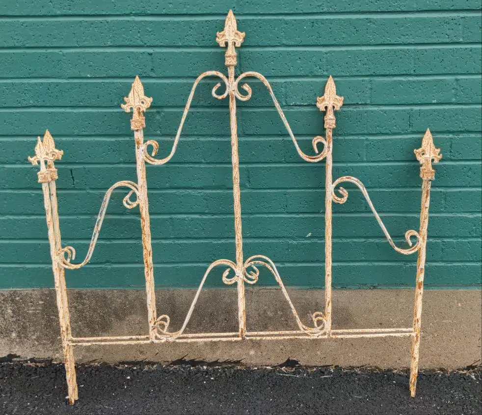 Pair Of Ivory Twist Iron Fence Panels With Five Finials 1