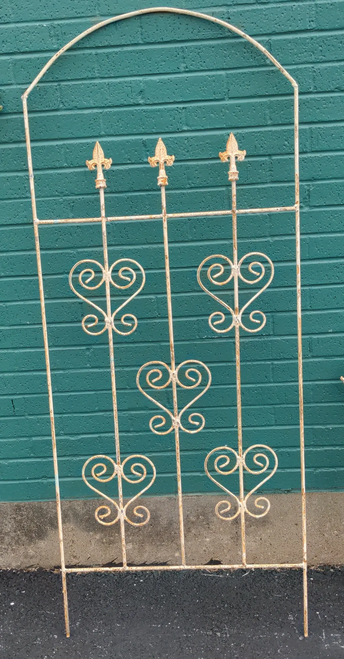 White Iron Arch Trellis 1