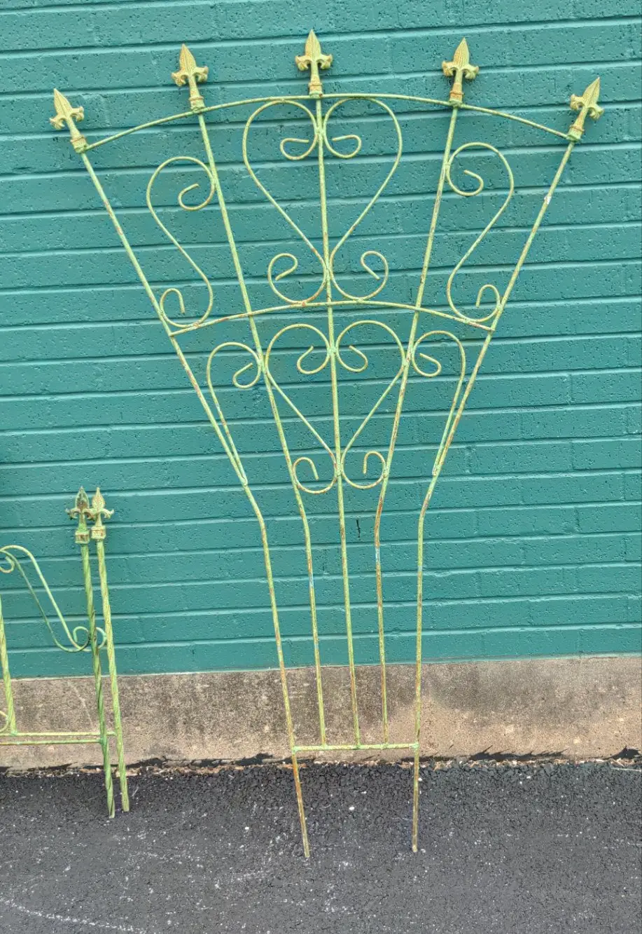 Fan Shaped Iron Trellis 1