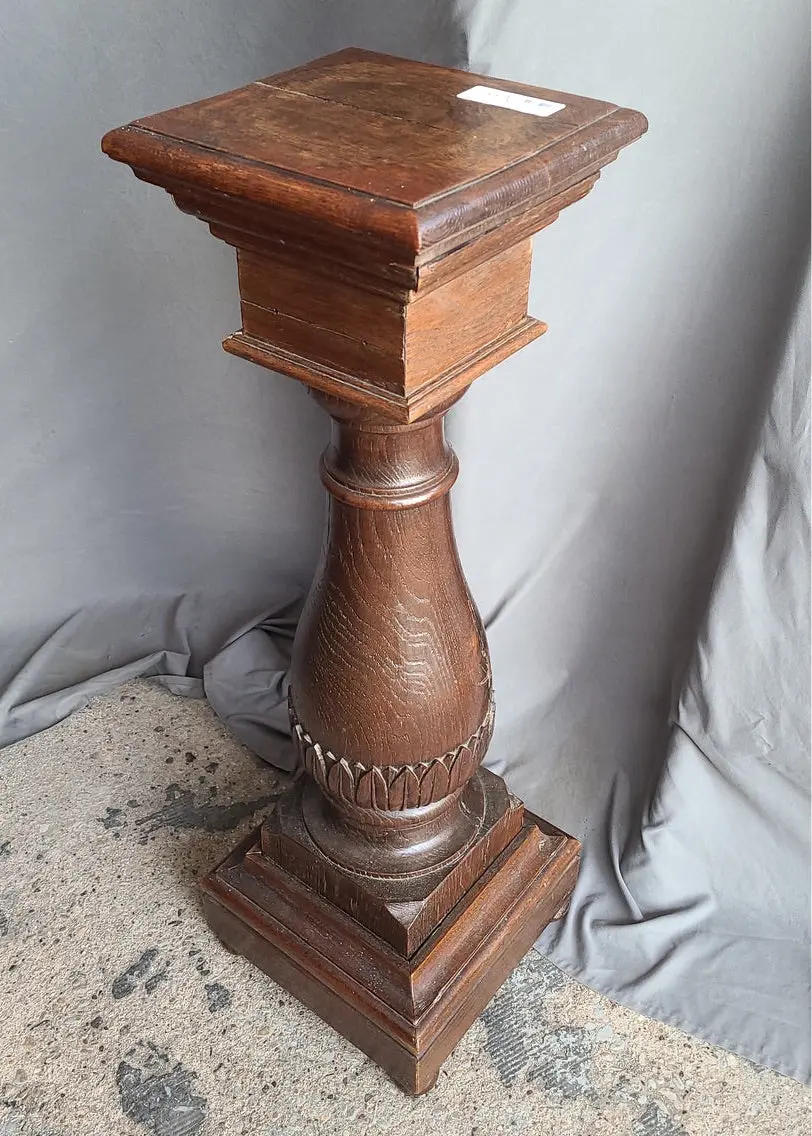 Heavy Oak Post Plant Stand 1