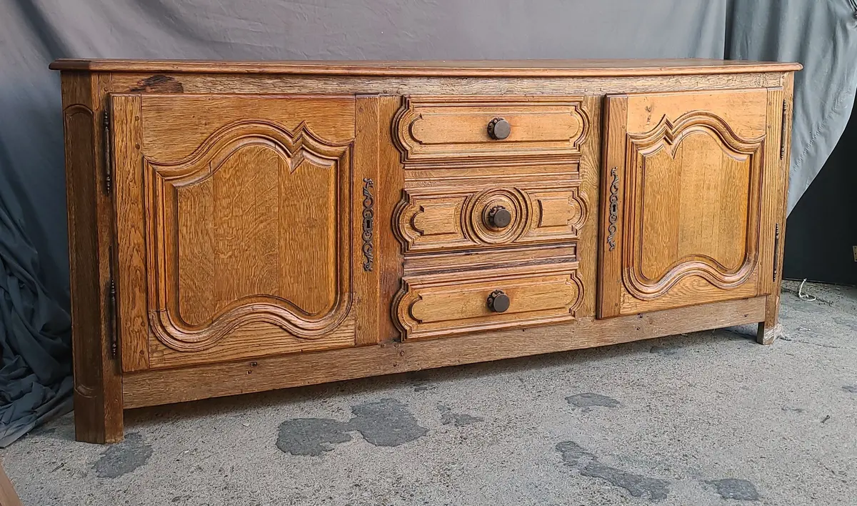 Medium Oak 19Th Century Canted Corner Sideboard 1