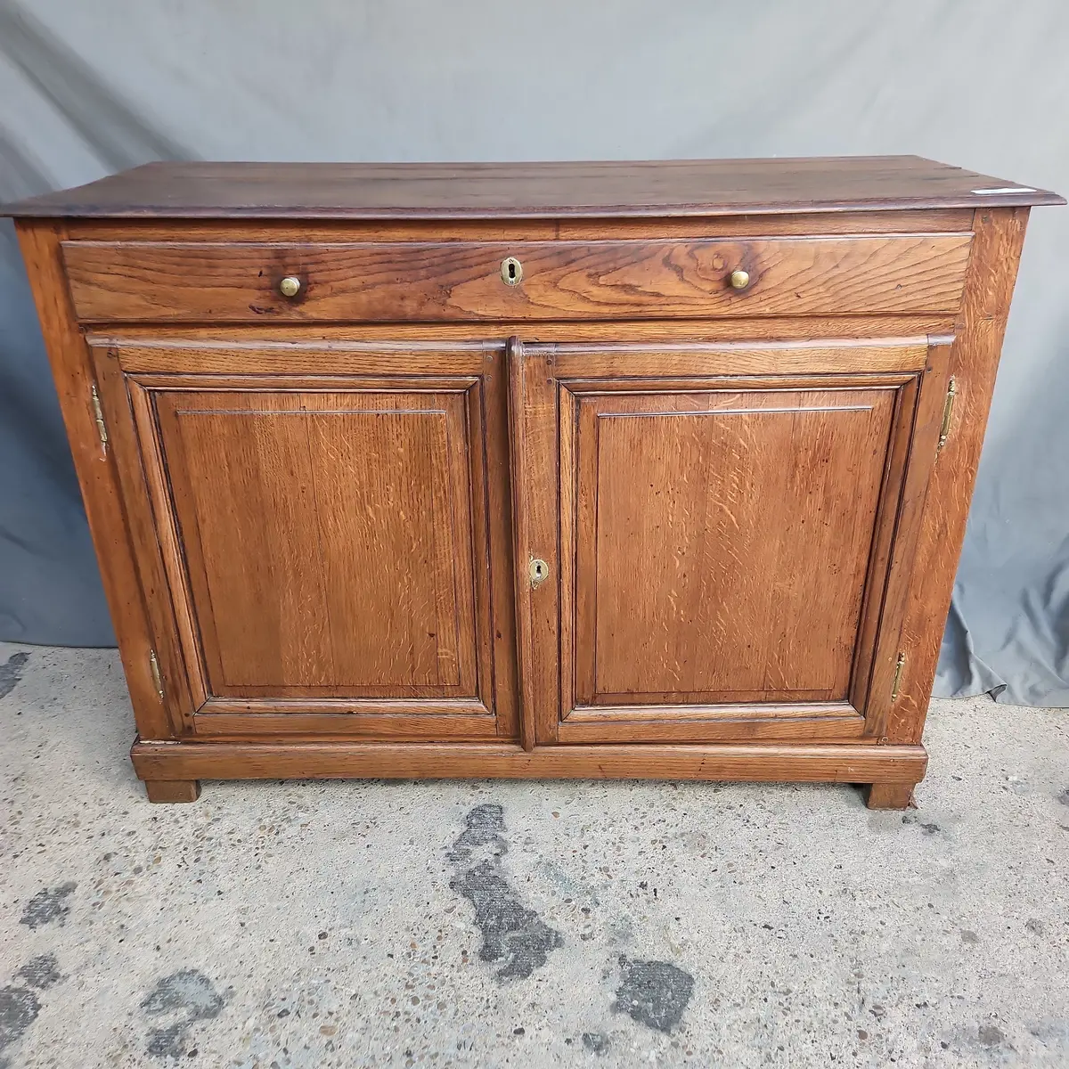 Oak Straight Lines Small Server 1