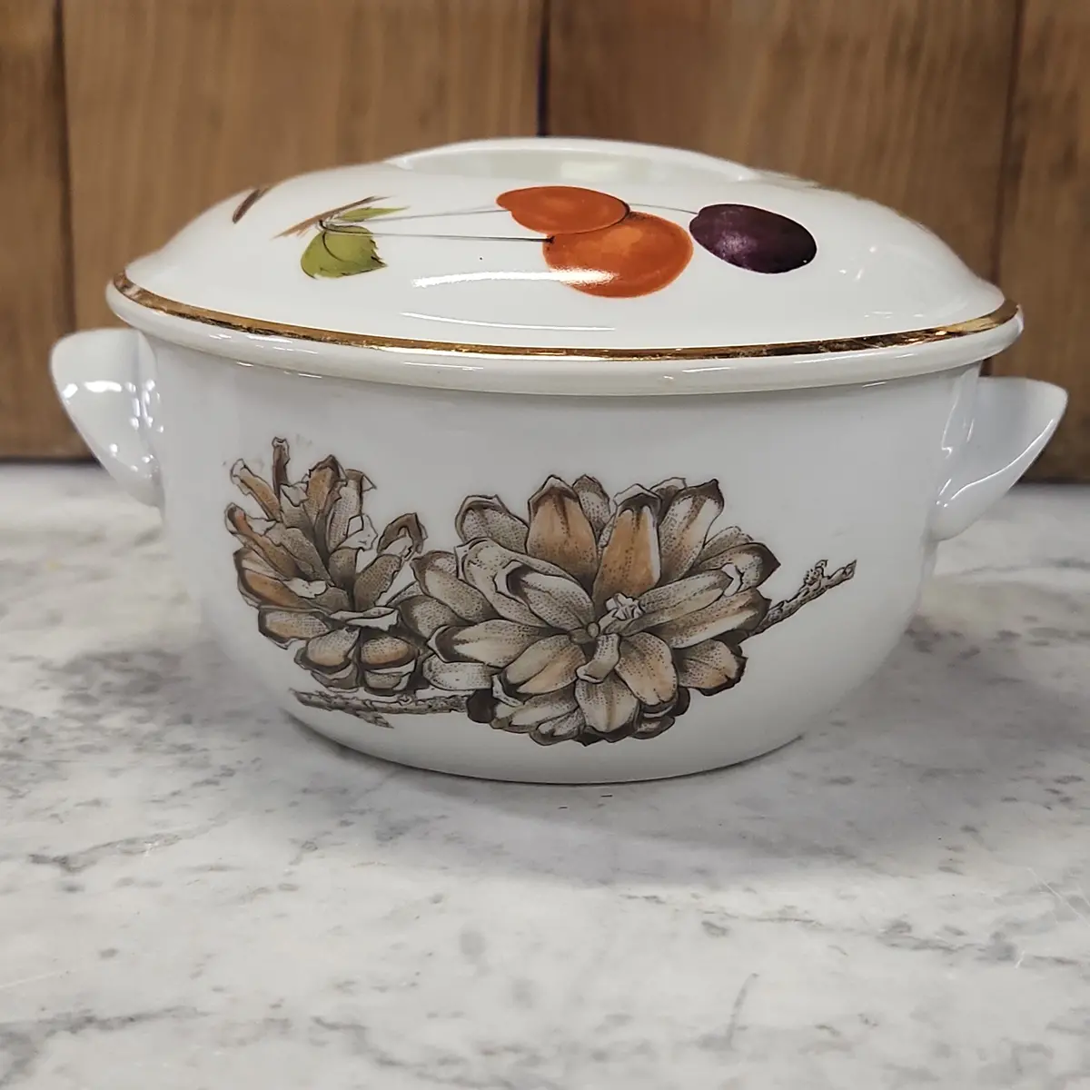 Royal Worchester Small Porcelain Bowl With Lid "Wild Harvest" 1