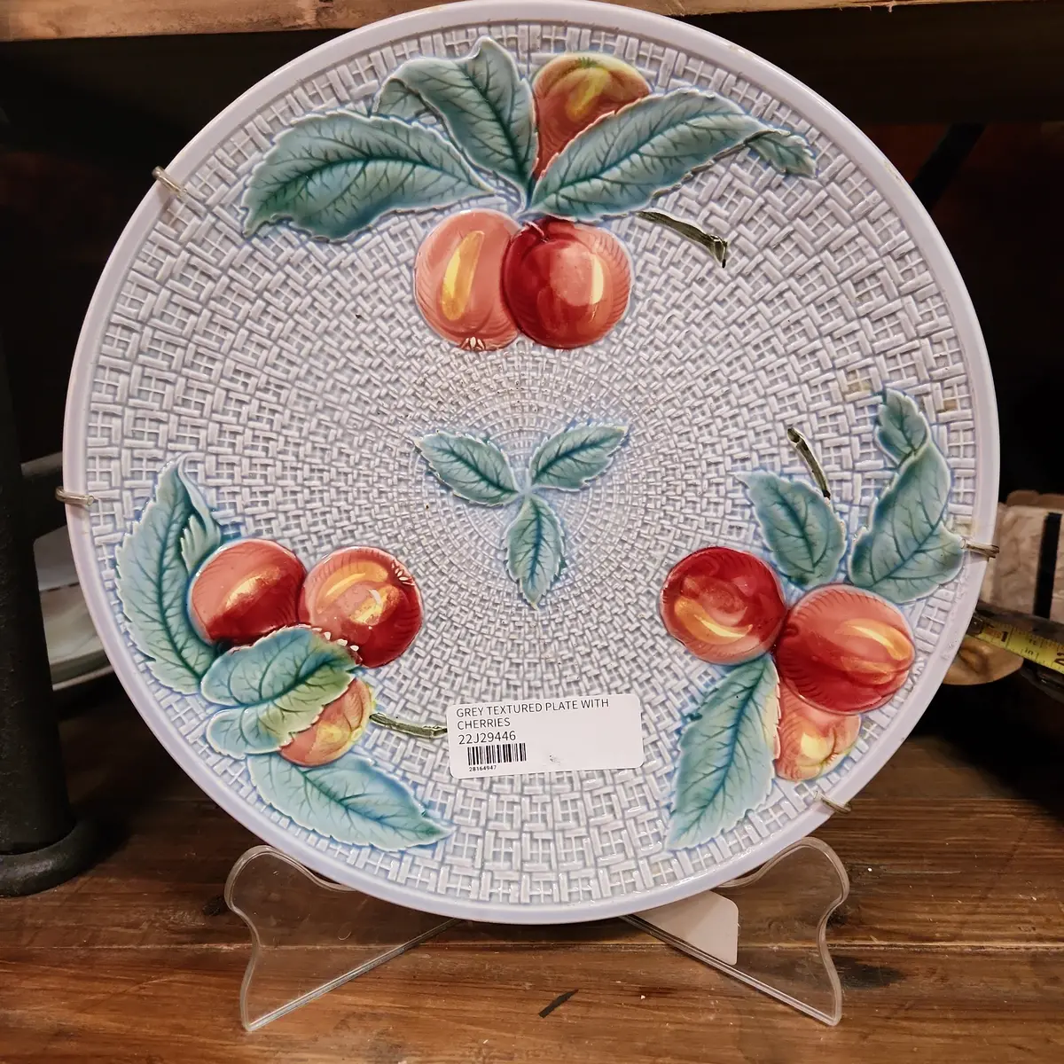 Grey Majolica Textured Plate With Peaches 1