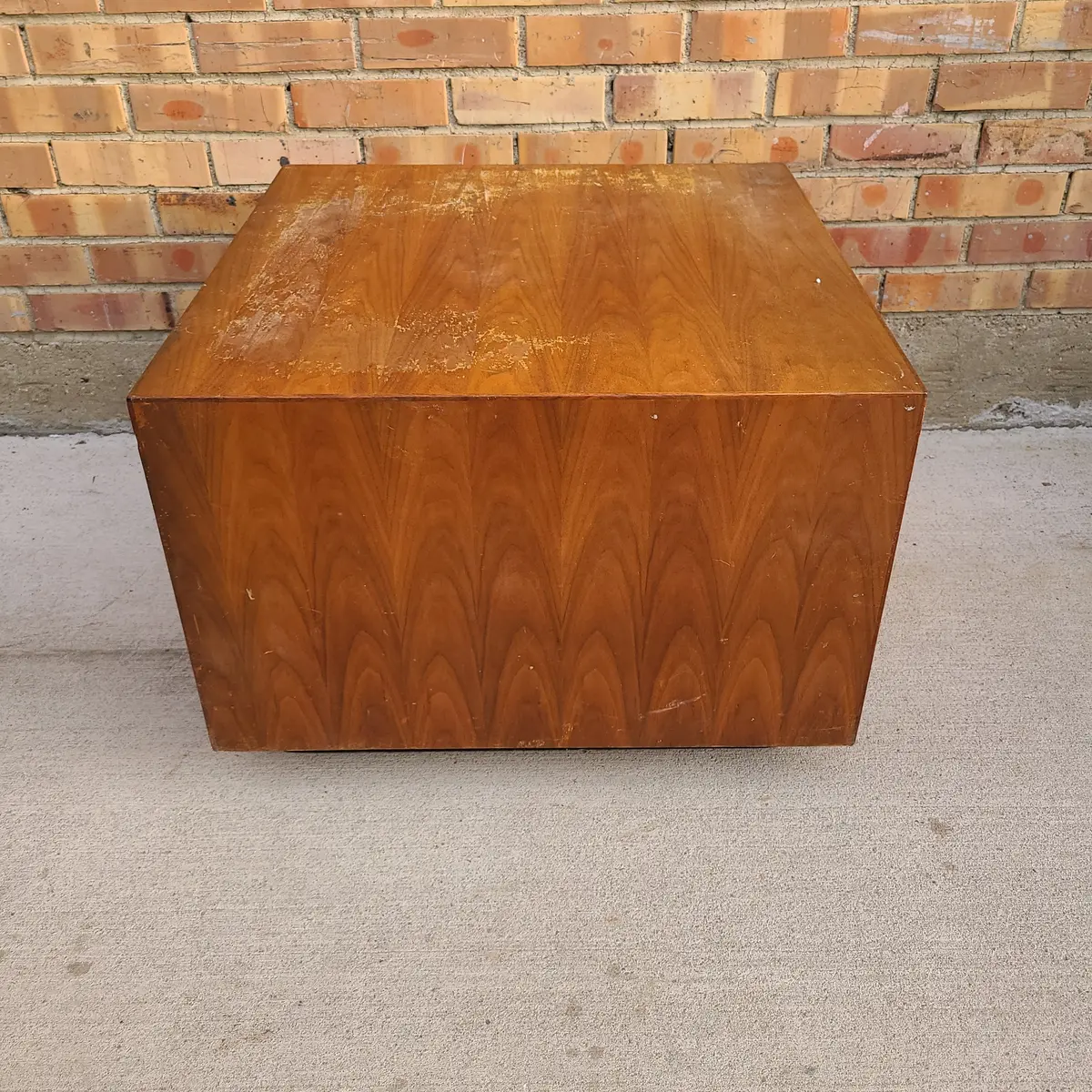 Mid Century Cube 1
