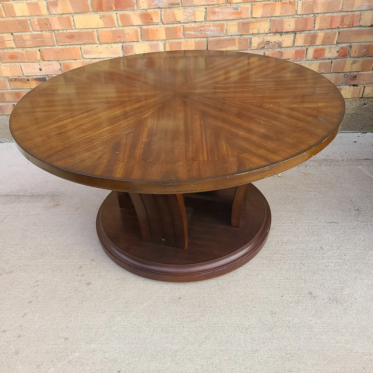 Round Modern Coffee Table With Bookmatched Top 1