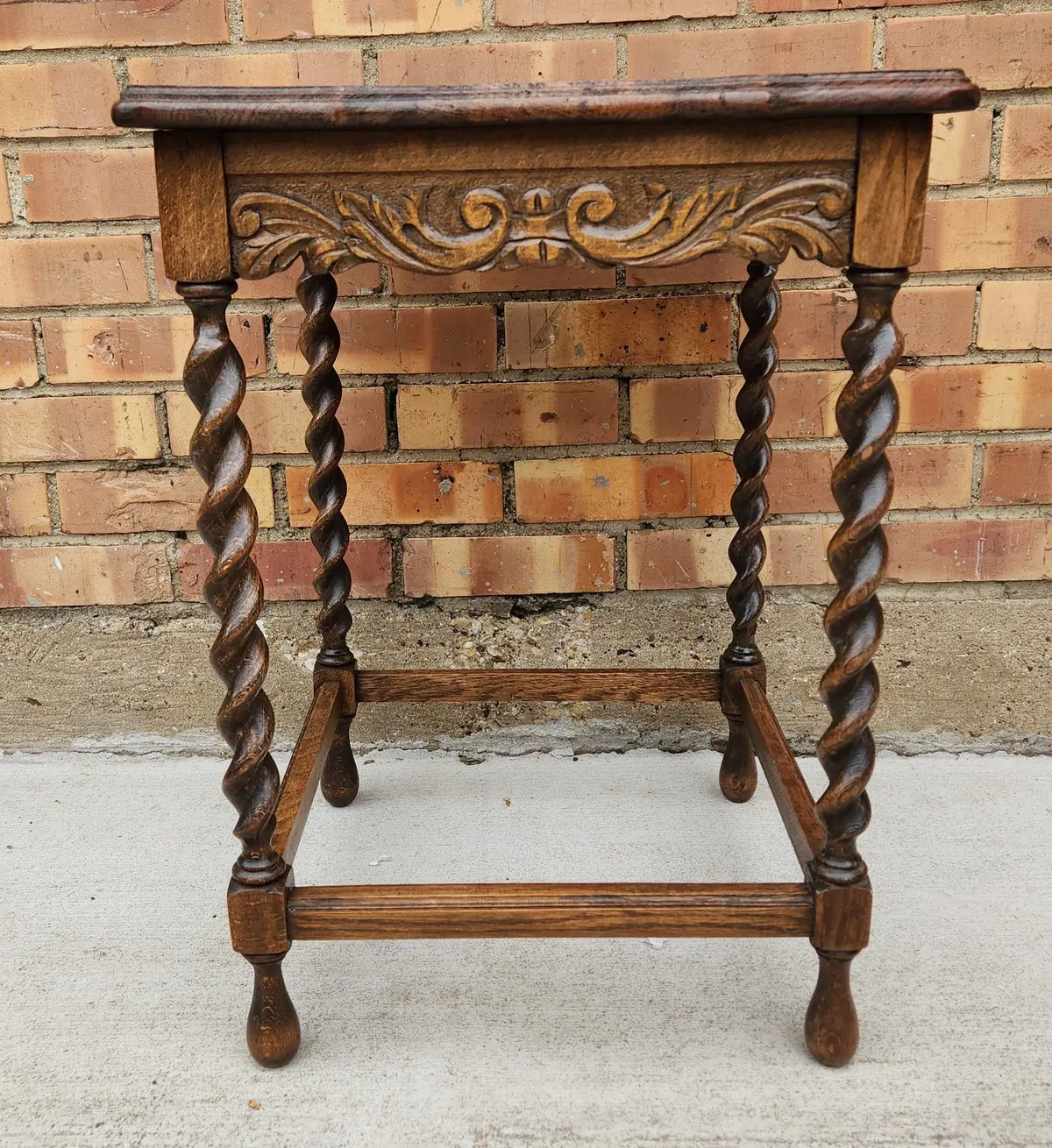 Barley Twist Oak Stand 1