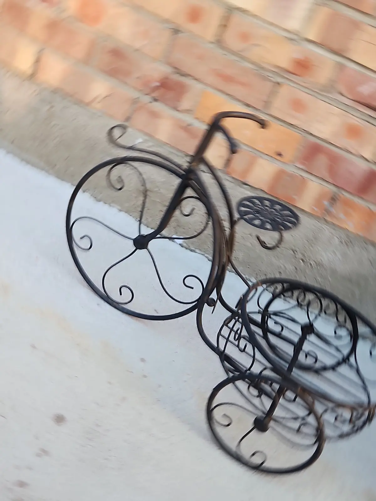 Tricycle Iron Plant Stand 1
