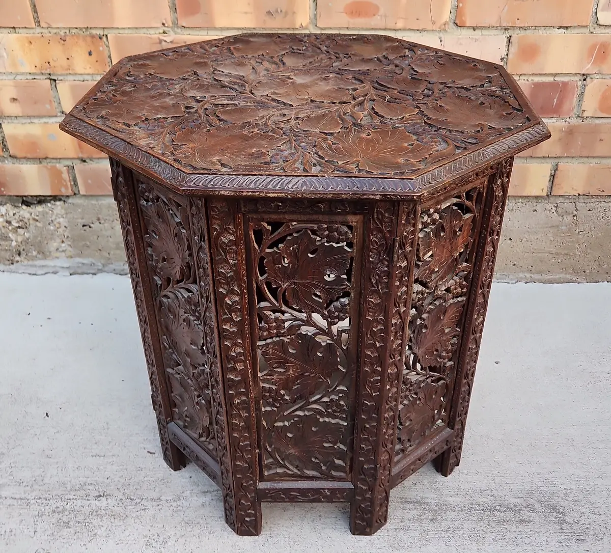 Carved Leaf Octagon Taboret 1
