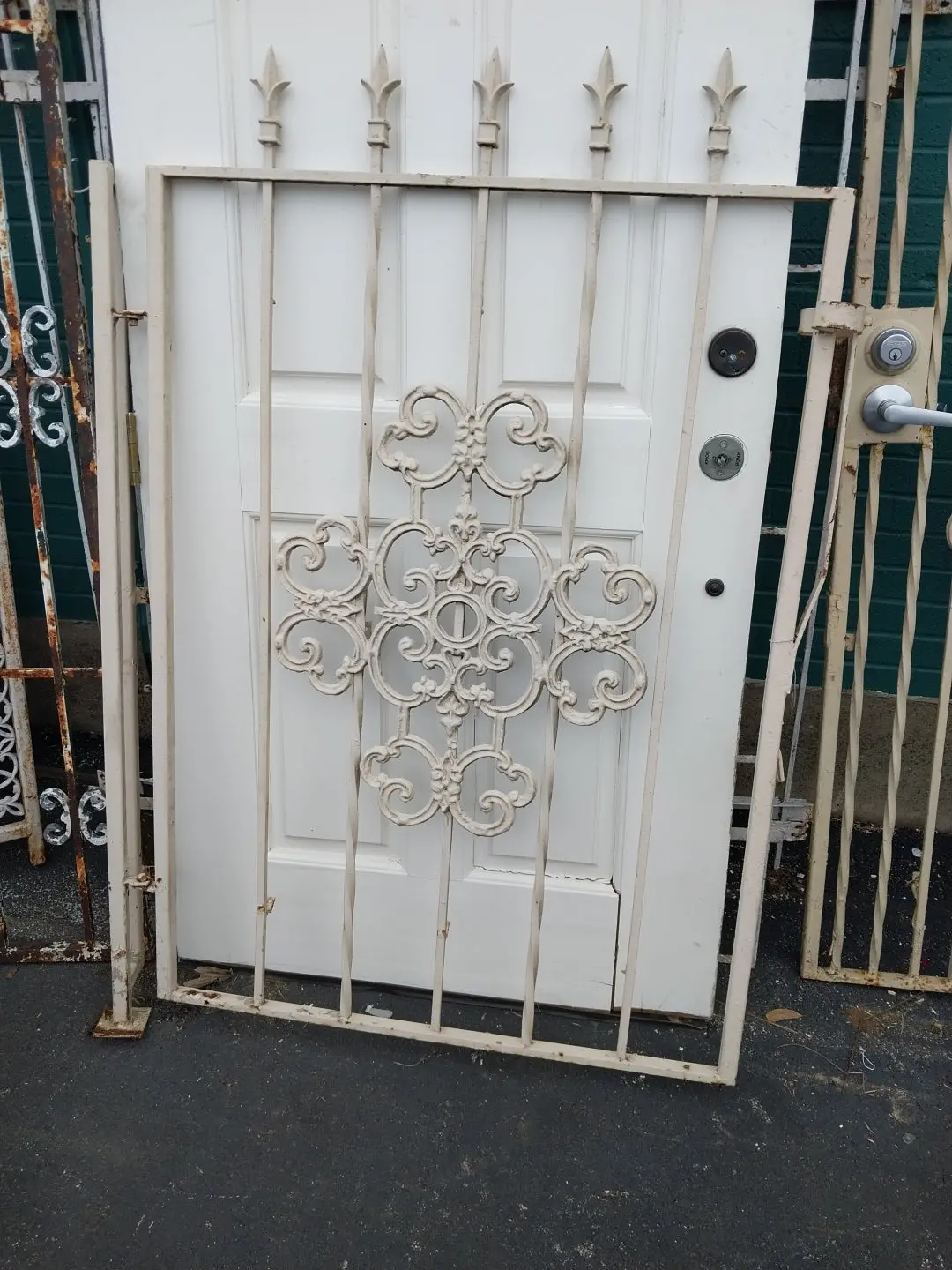 Small Iron Gate 1