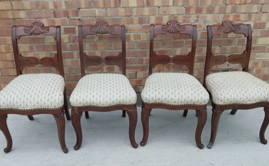 Set Of 4 Early Mahogany Carved Ladder Back Chairs 1
