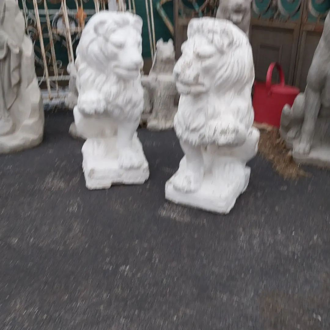Pair Of Painted Concrete Lions With Raised Paws 1