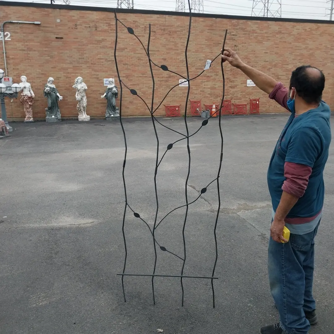 Freeform Trellis With Leaf Motif - 2 Pc Collapsible 1