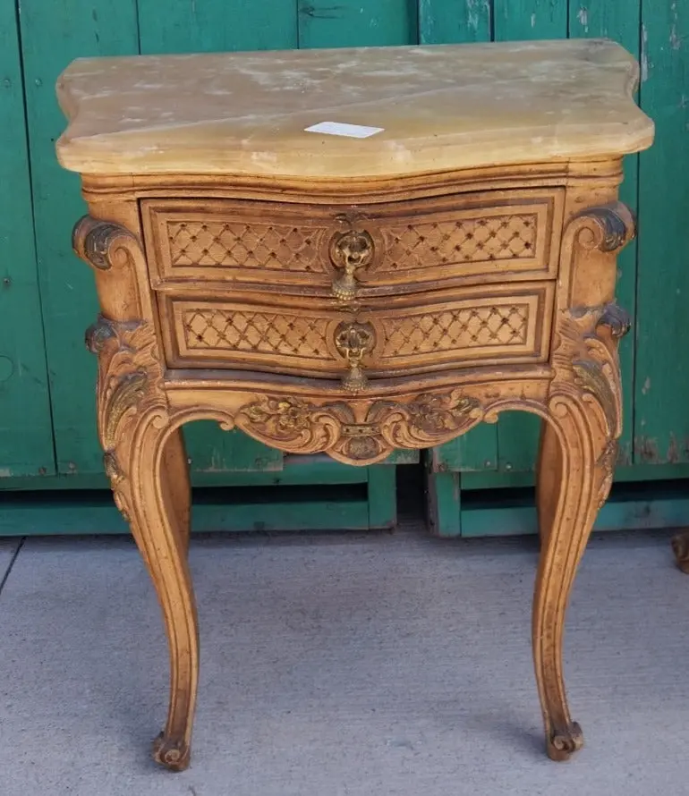 Pair Of Louis Xv Oynx Top Nightstands 1