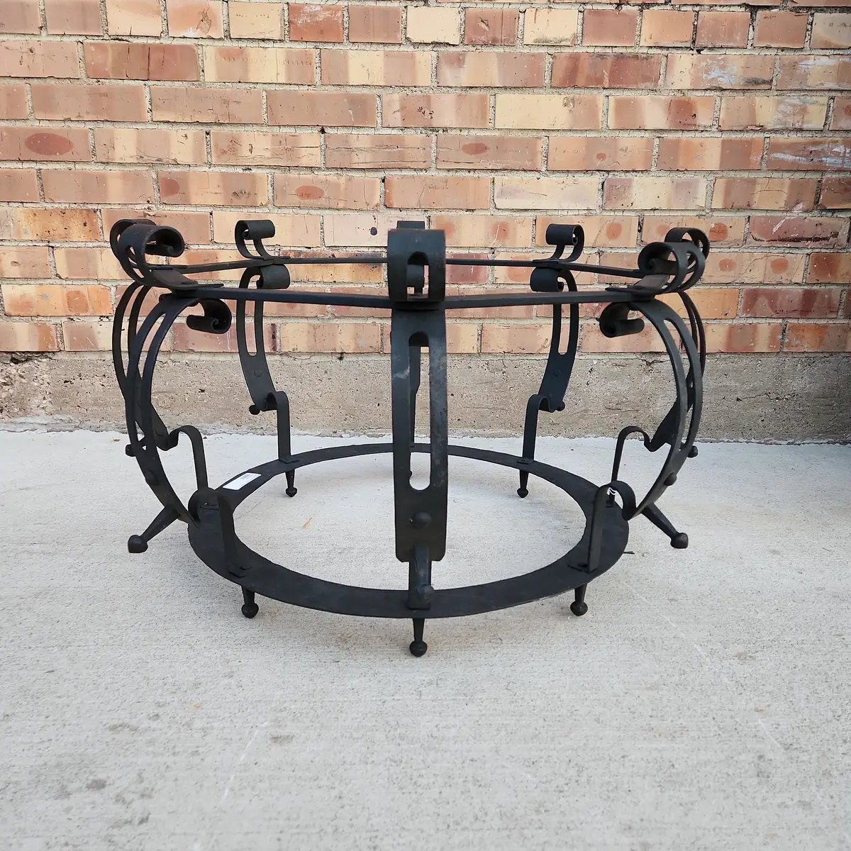 Round Iron Coffee Table Base 1