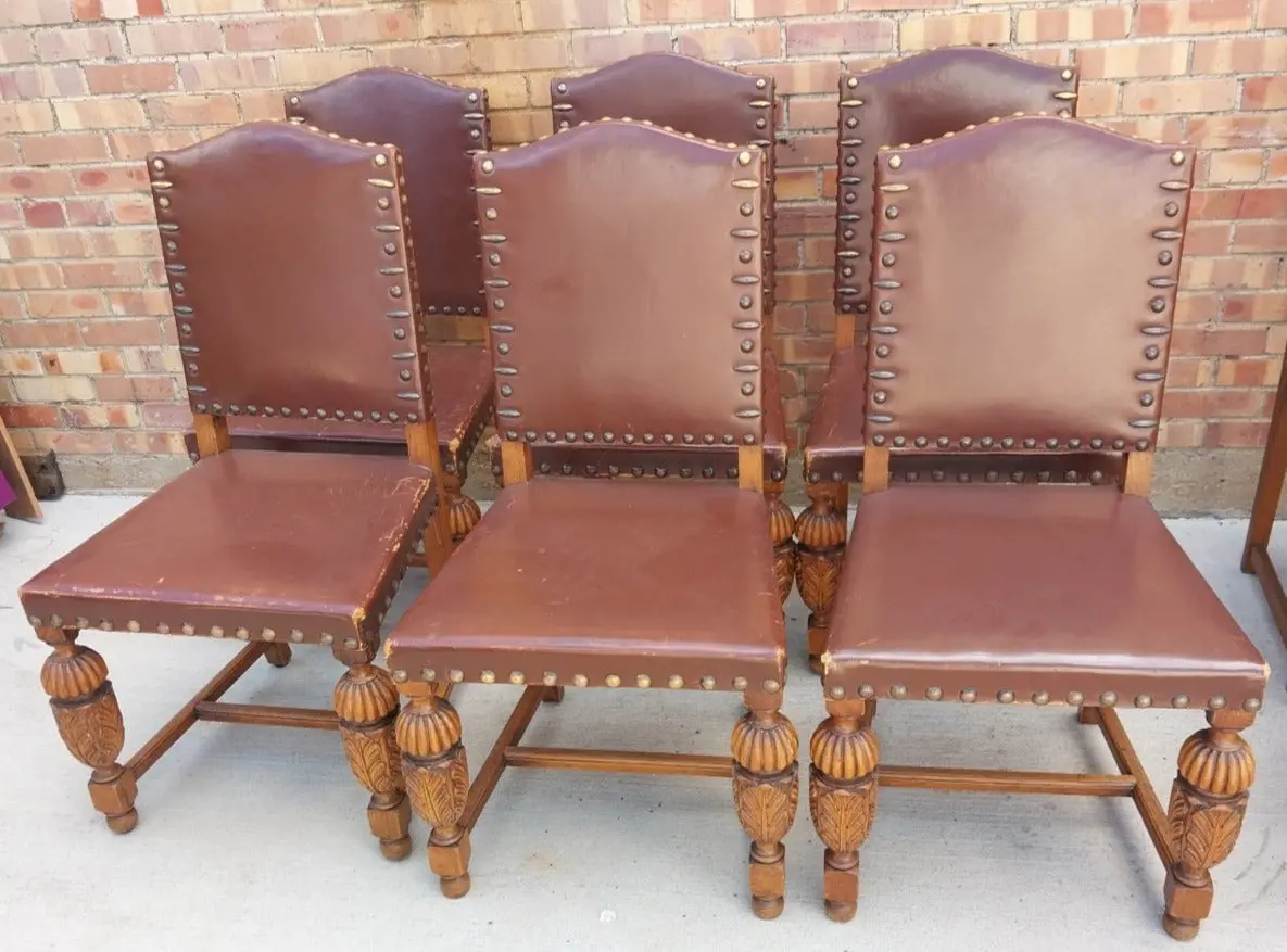 Set Of 6 Tudor Oak Chars With Leather Seats 1