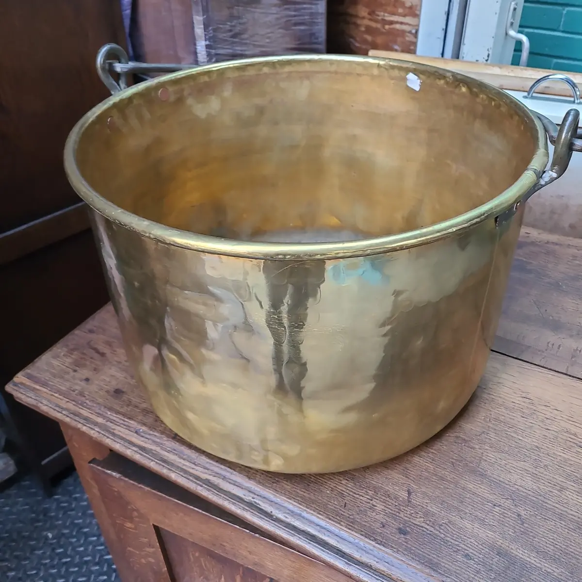 Large Brass Pot With Iron Handle 1