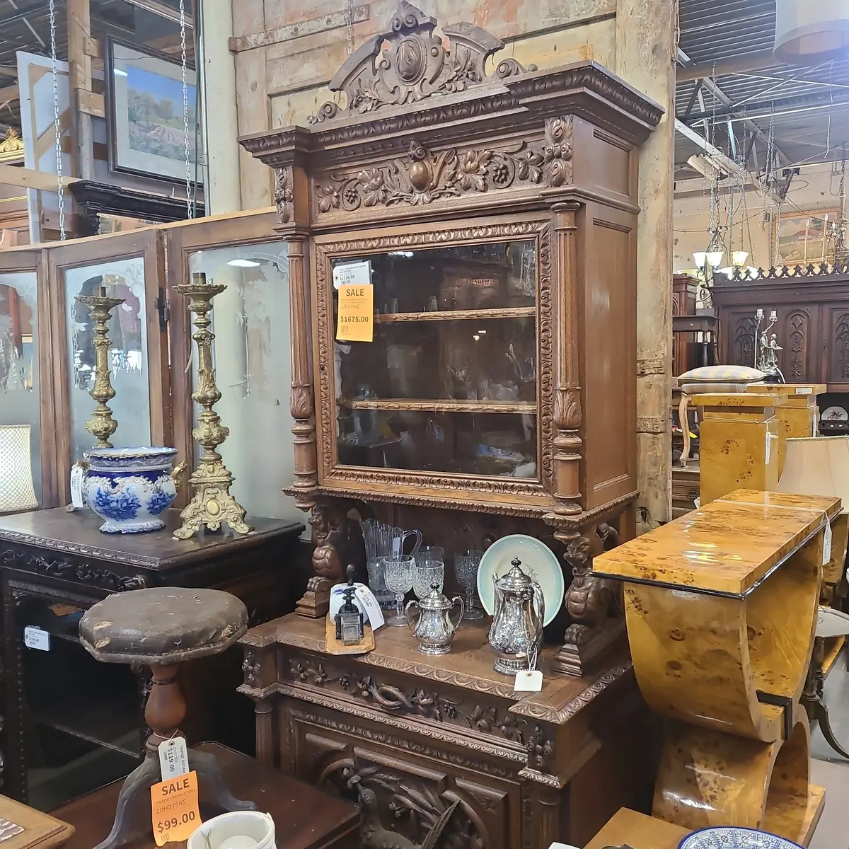 Narrow Oak Huntboard With Bird And Griffins 1