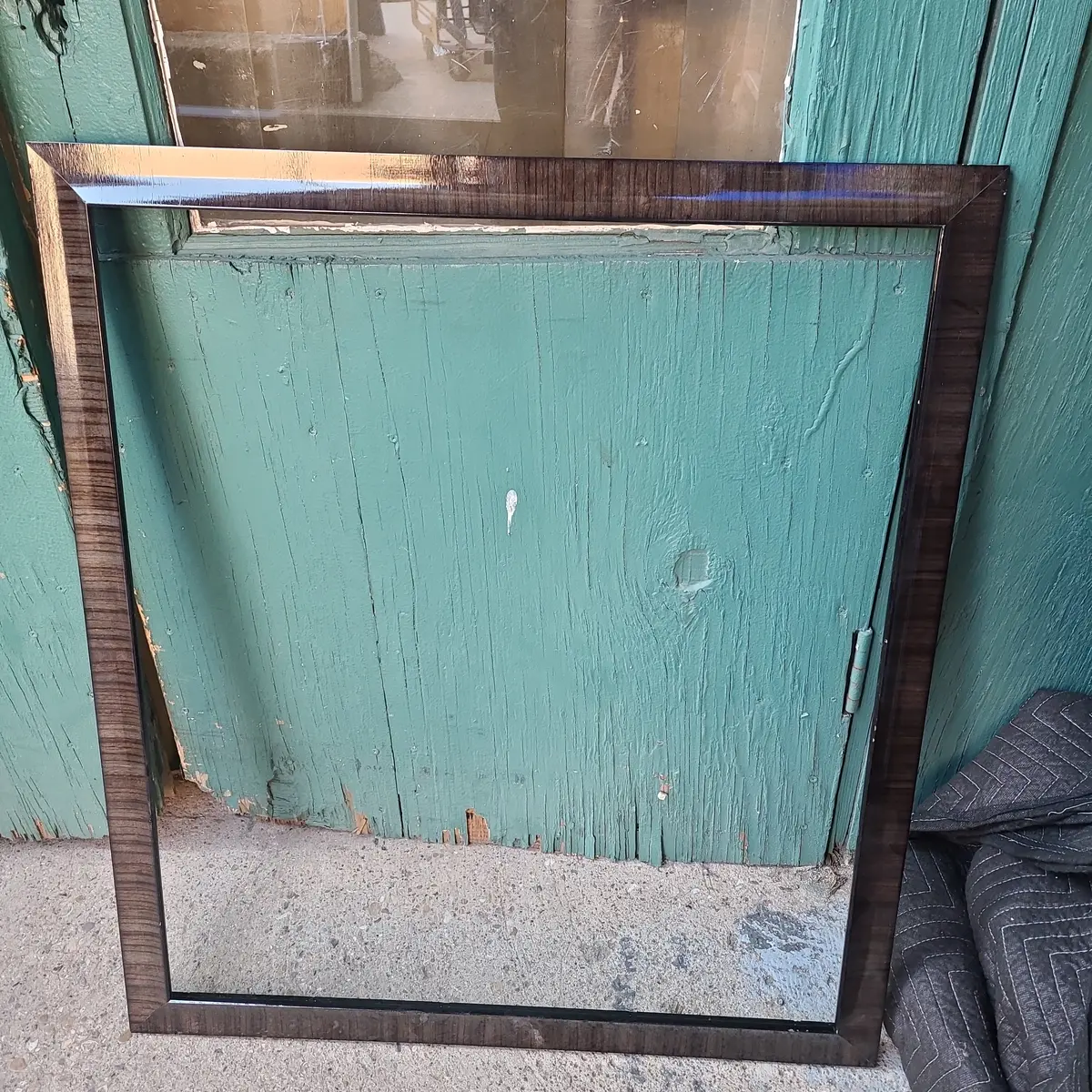 Glossy Modern Ogee Frame 1