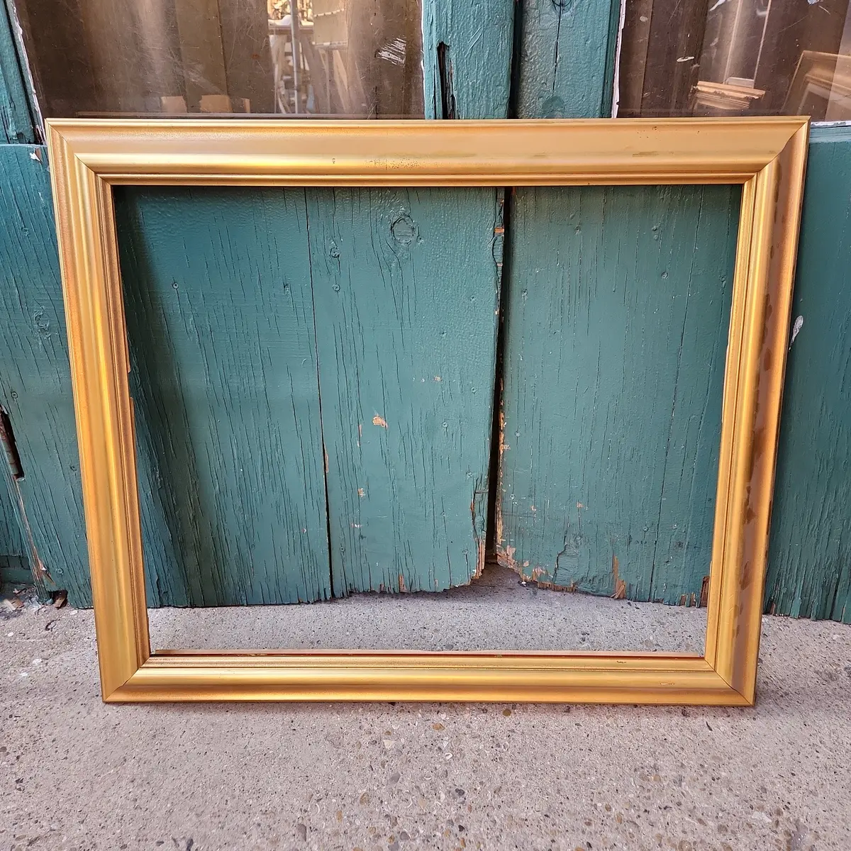 Bright Gold Modern Ogee Frame 1