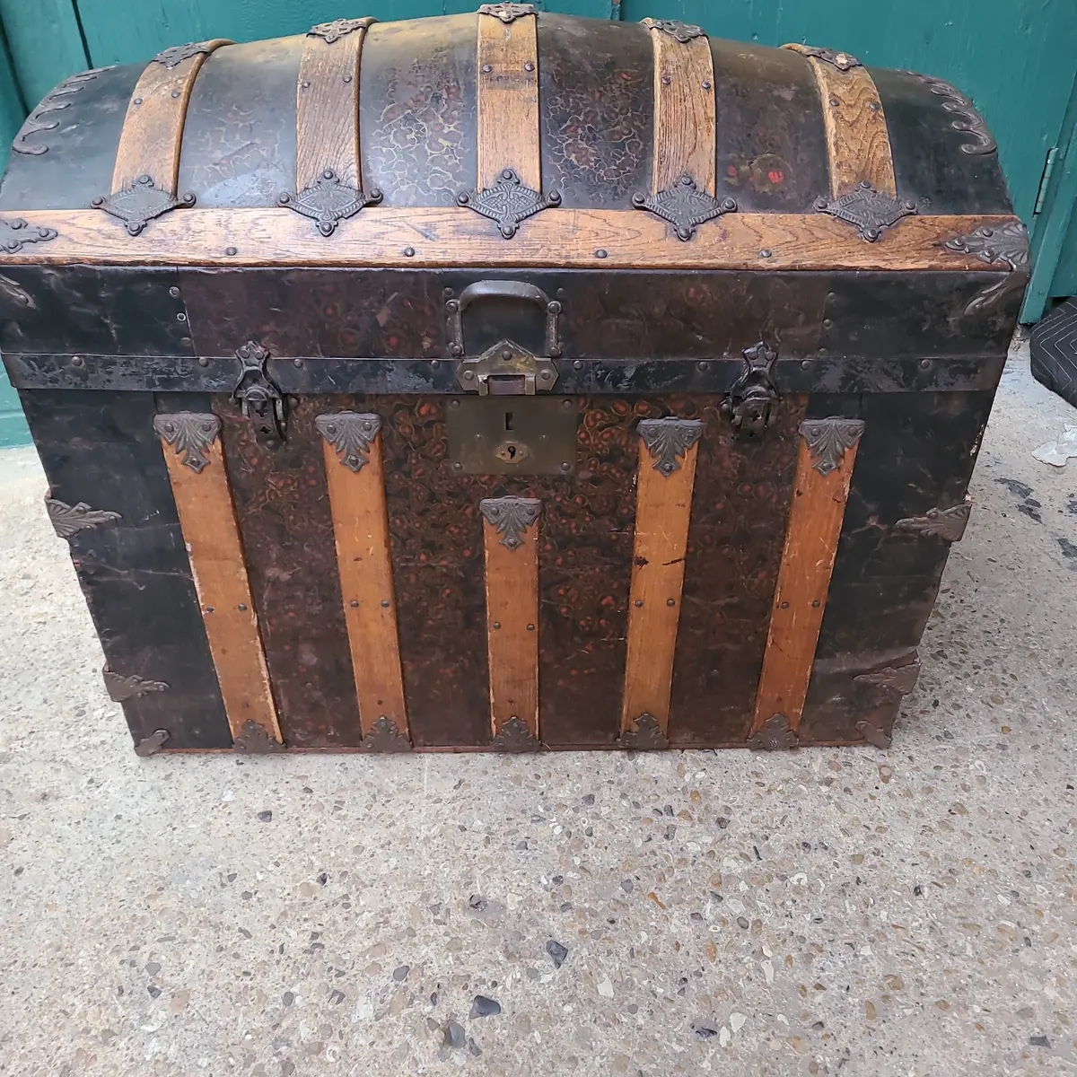 Humpbach Steamer Trunk From Turn Of The Century 3398 1