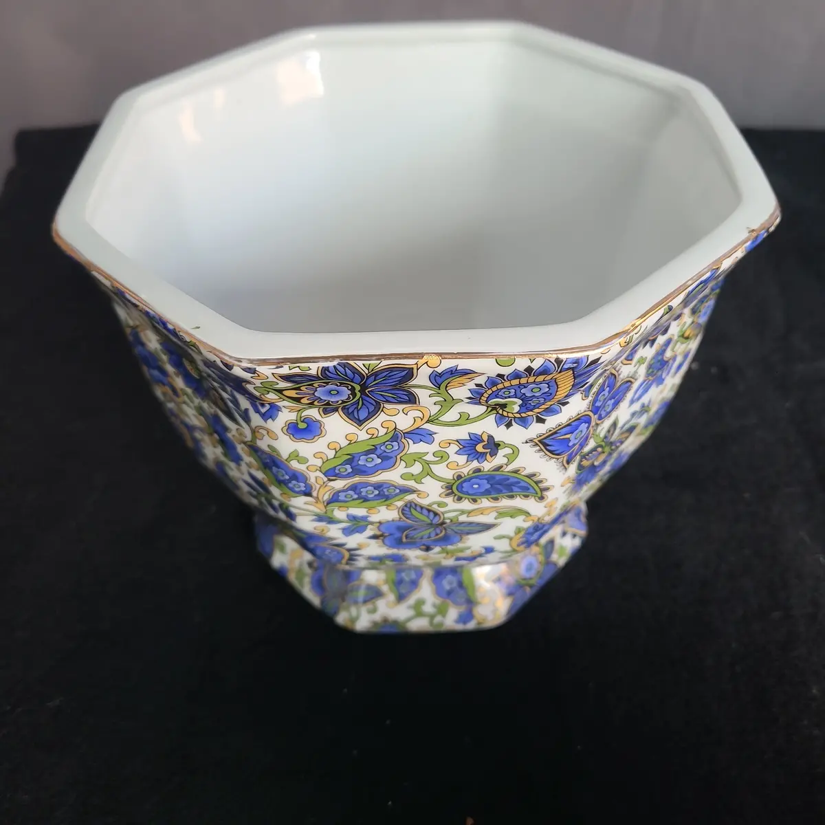 Beautiful Blue And White Planter Not Old 1