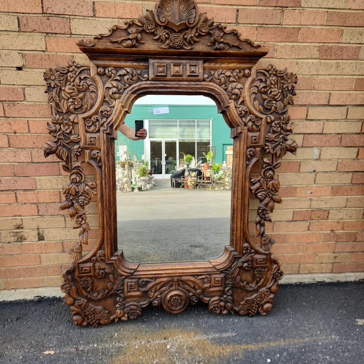 Ornate Carved Wood Mirror With Shell Pediment 1