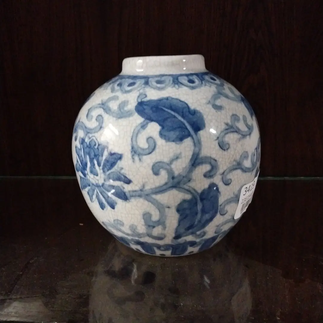 Crackled Chinese Squat Vase Blue And White 1