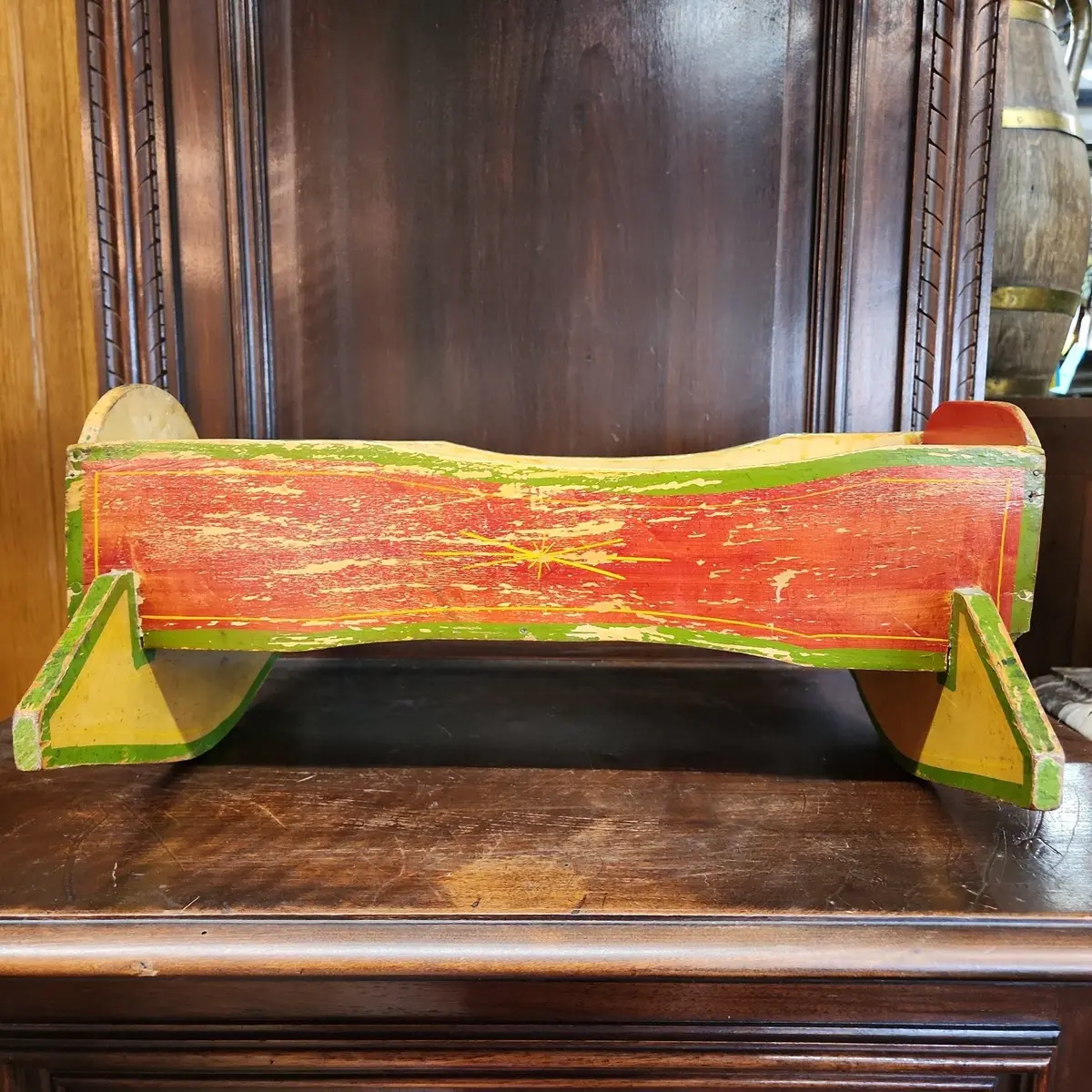 Red And Green Cradle 1
