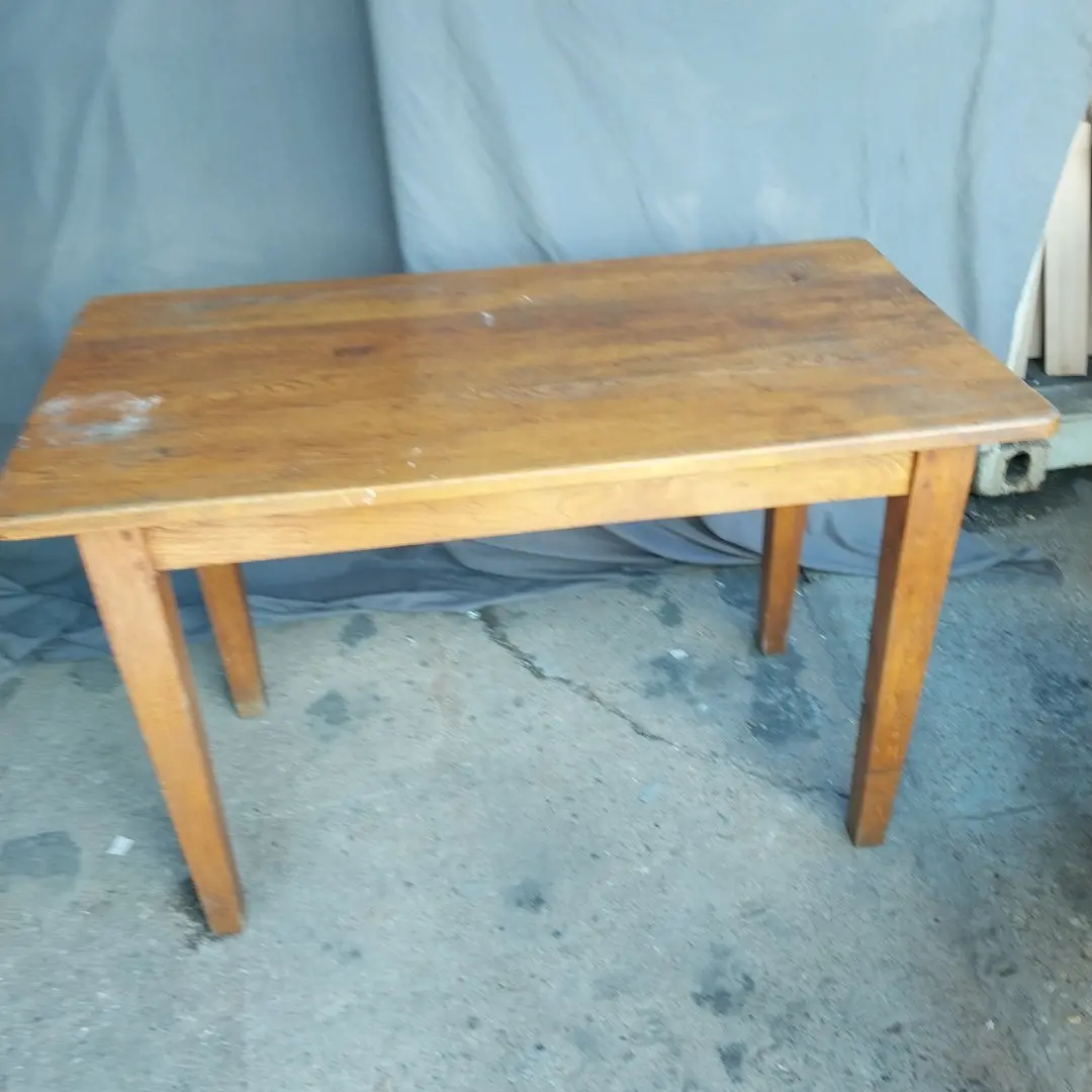 Tapered Leg Pegged Small Oak Table 1 Of 2 1