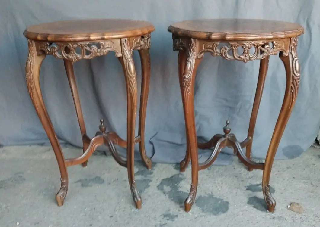 Pair Of Round Amercan Louis Xv Style Inlaid Stands 1