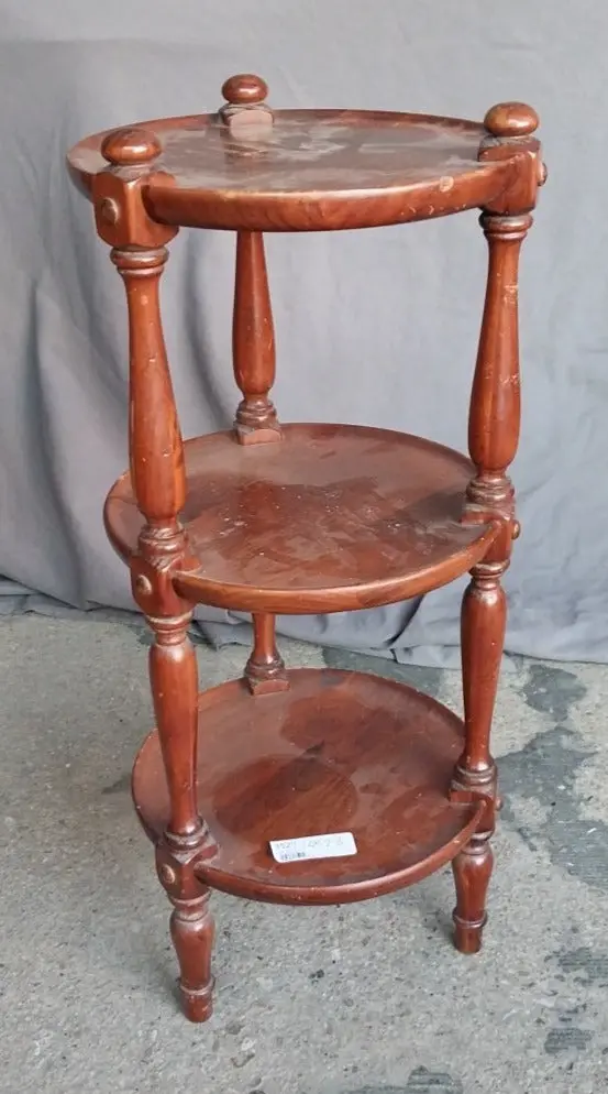 Small 3 Tier Round Stand 1