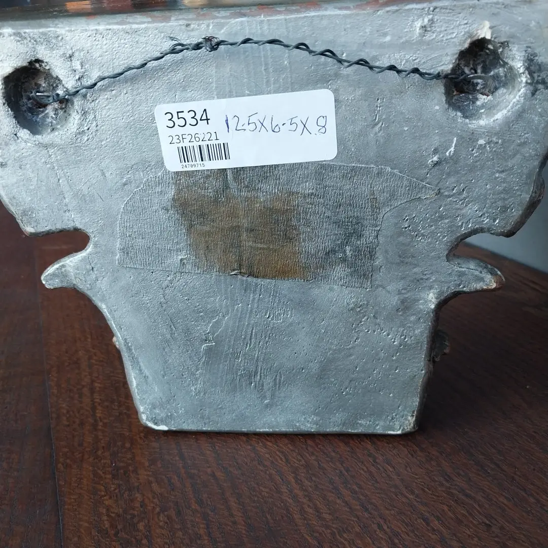 Poly Chrome Plaster Capital 1