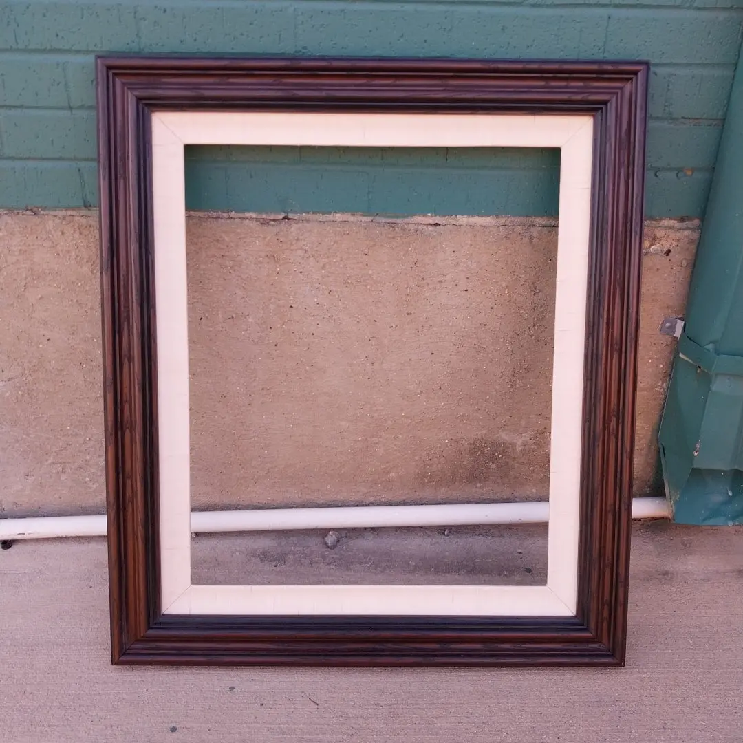 Dark Oak Frame With Linen Filet 1