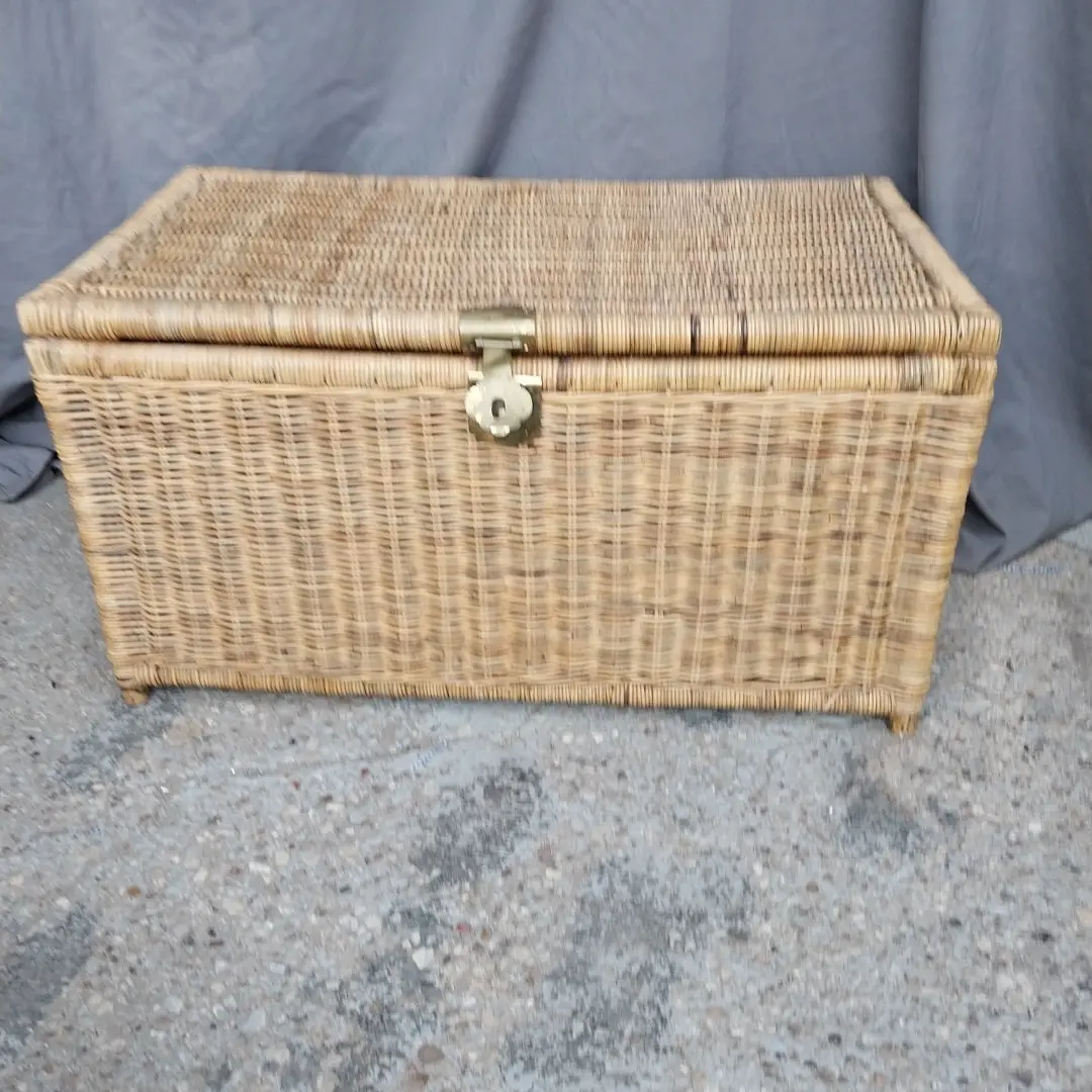 Large Wicker And Rattan Trunk 1
