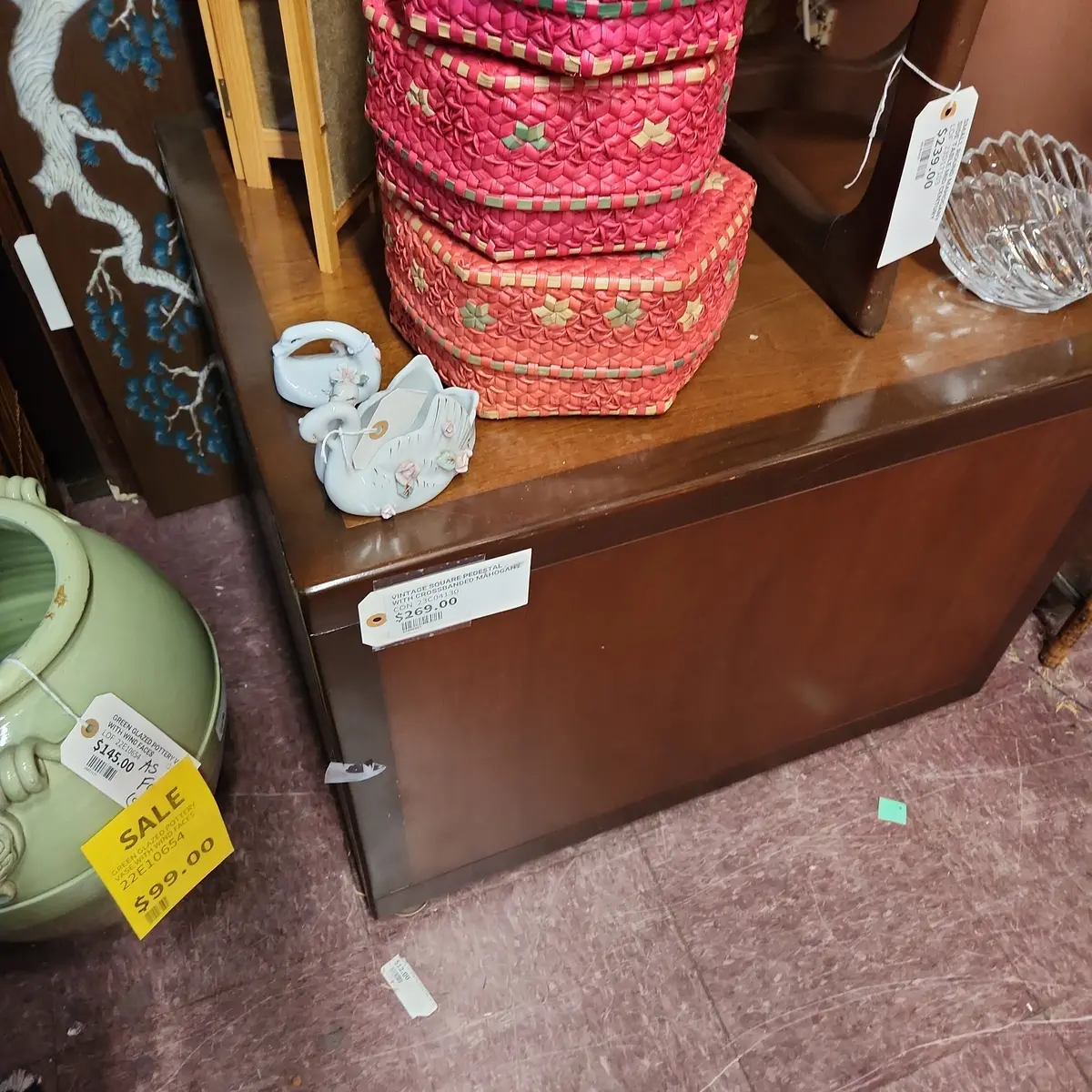 Vintage Square Pedestal With Crossbanded Mahogany 1