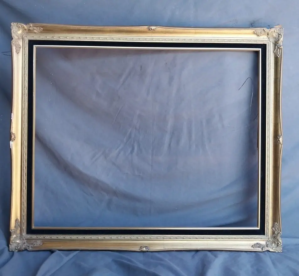 Gilt Frame With Black Velvet Filet-As Found 1