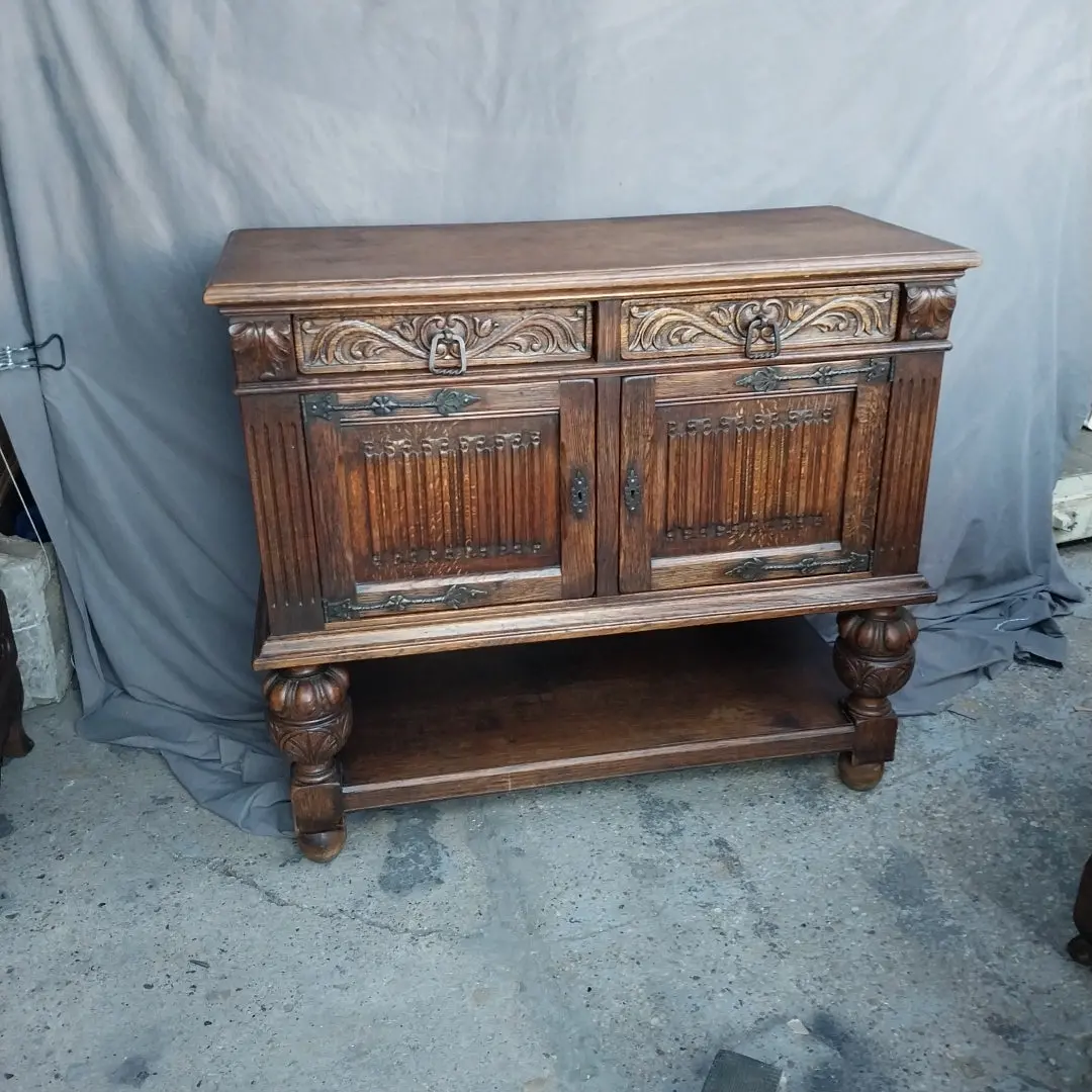 Linenfold Oak Server 1