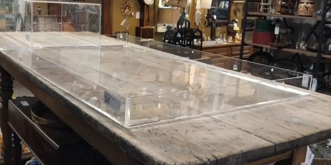 Acrylic Box 39 X 23 X 2 1