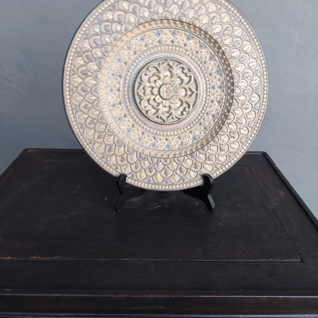 Resin Manala Plate On Stand 1