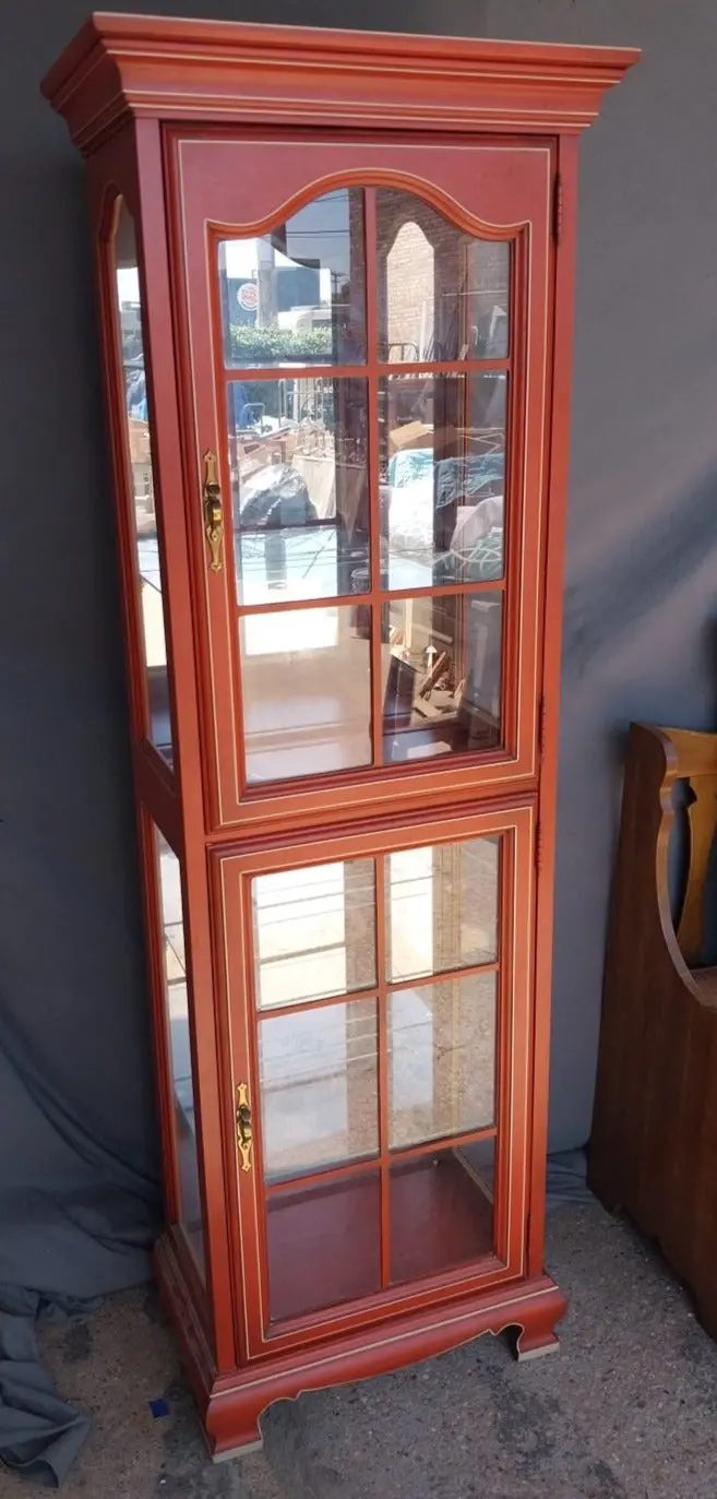 Red Painted Lighted Display Case With Glass Shelves Sm 1
