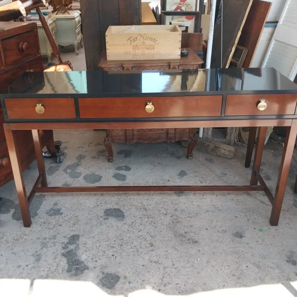 Modern Baker Console 1
