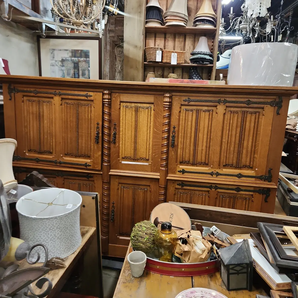 Large 6 Door Linenfold And Barley Twist Cupboard 1