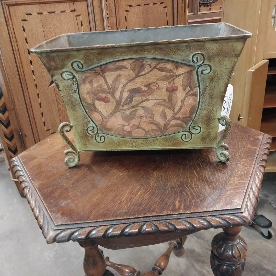 Vintage Green Rectangular Tole Bird Planter 1