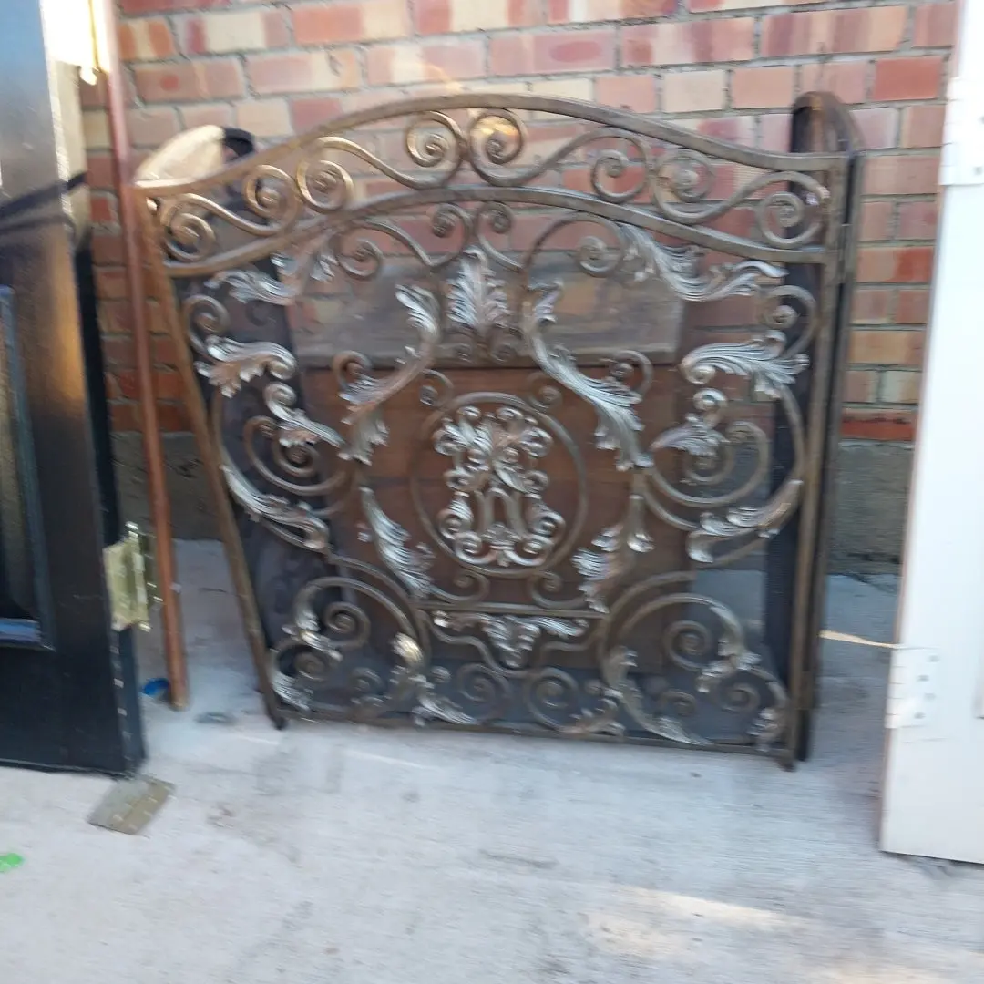 Cast Iron Fire Screen 1