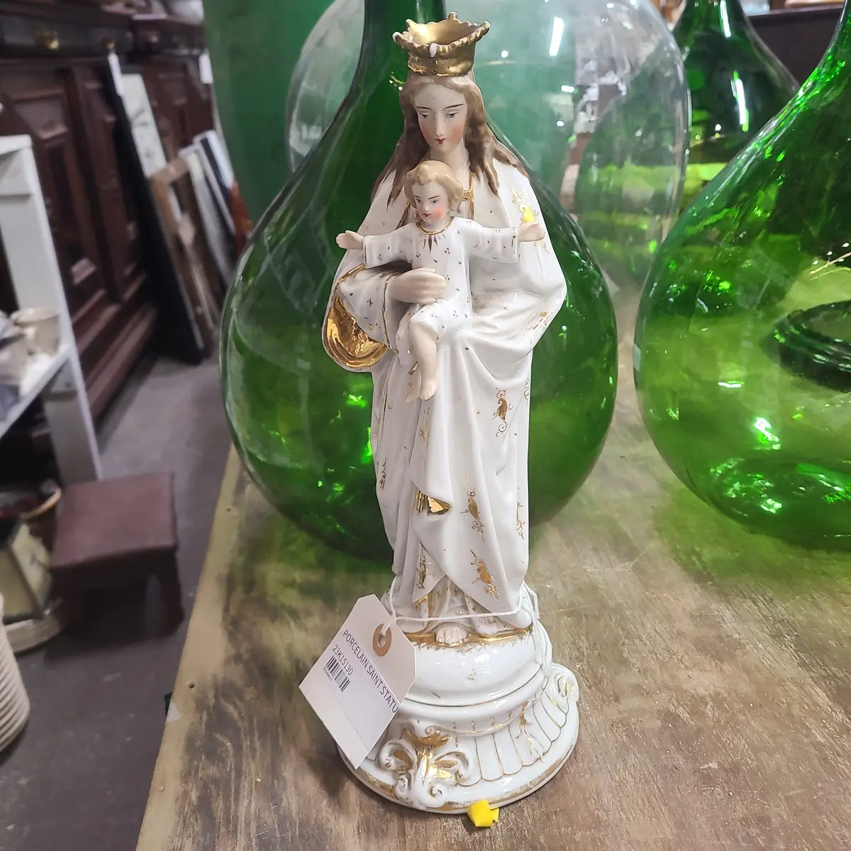 Porcelain Mary "Queen Of Heaven Porcelainstatue 1