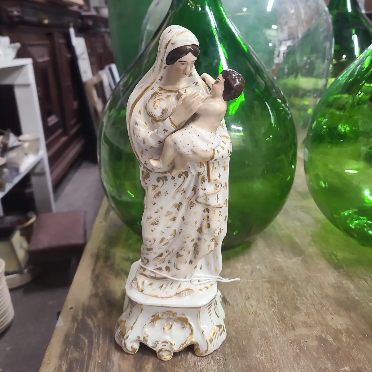 Porcelain Mary And Jesus Statue 1